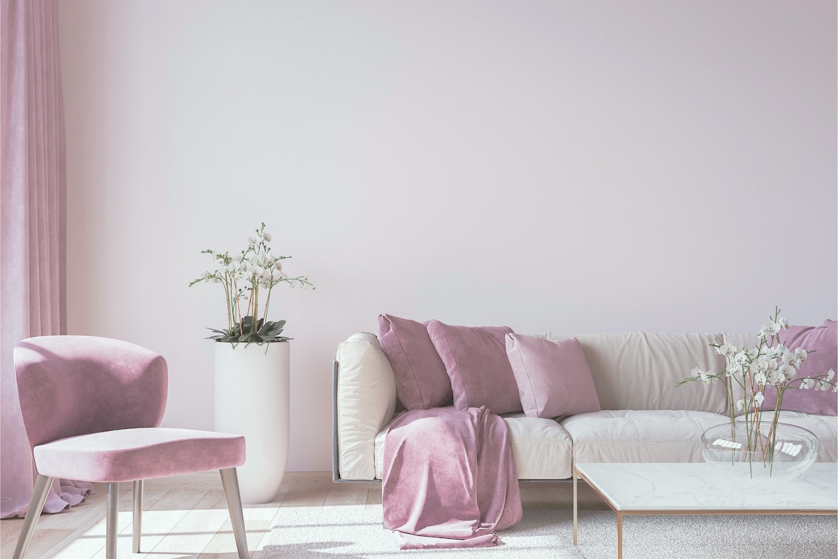 ピンク色のソファやクッションが並んだリビング - Dressing - ホームページ制作事例
